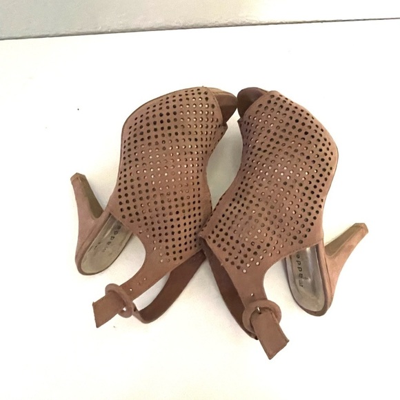 MADDEN GIRL taupe perforated ankle strap open toe ankle booties size 6 - Picture 9 of 10